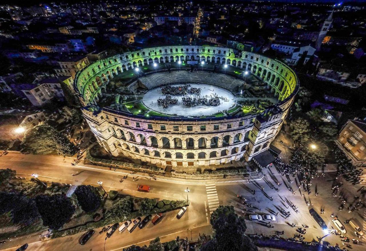Ttapartmani Pula Exterior foto